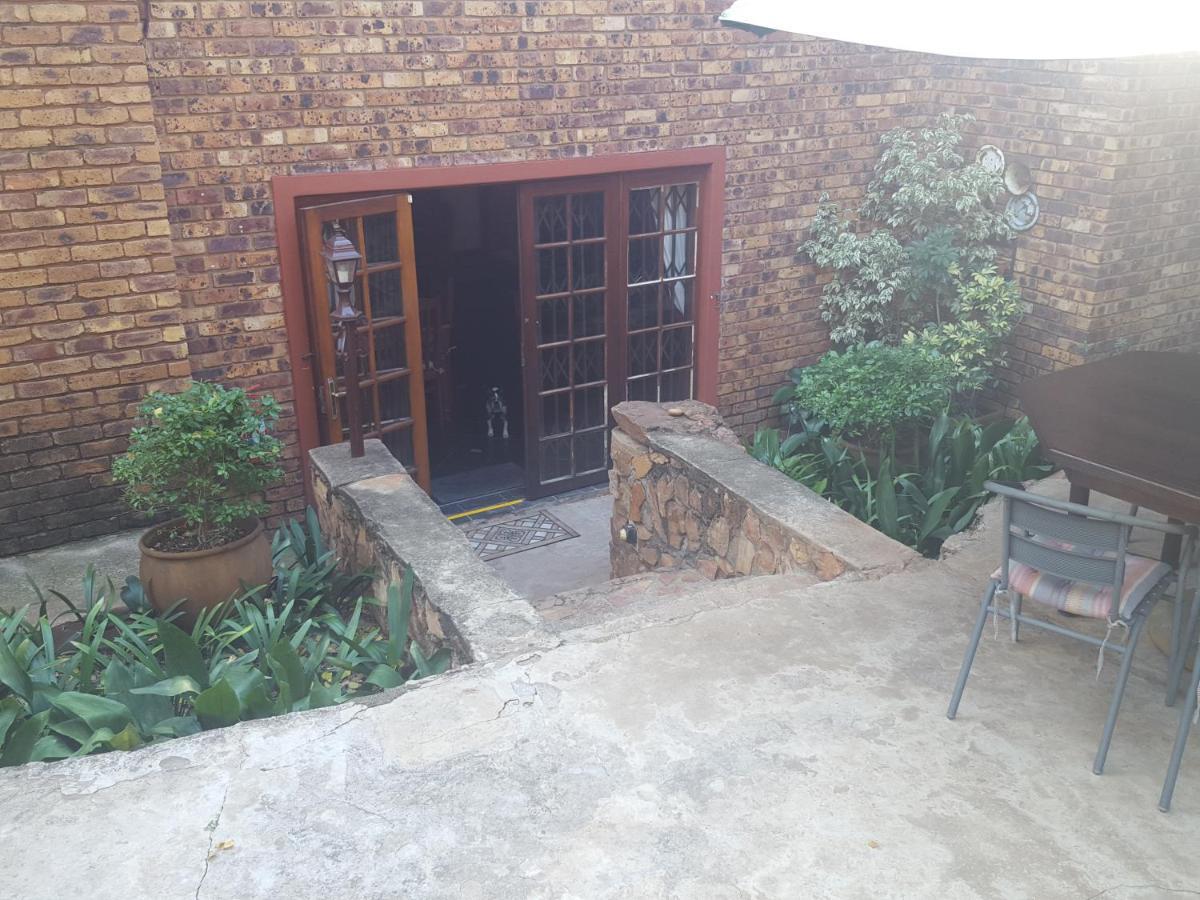 Bed and Breakfast Grace Place Bnb Pretoria-Noord Exterior foto